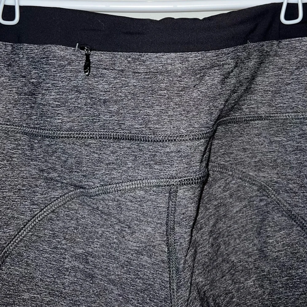 LuluLemon Wunder Train Leggings with Pockets - Picture 6 of 9